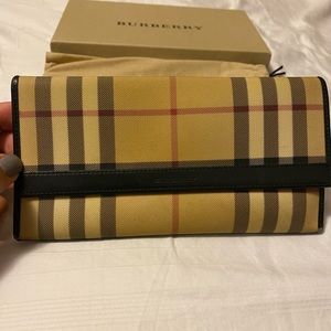 Burberry long Wallet